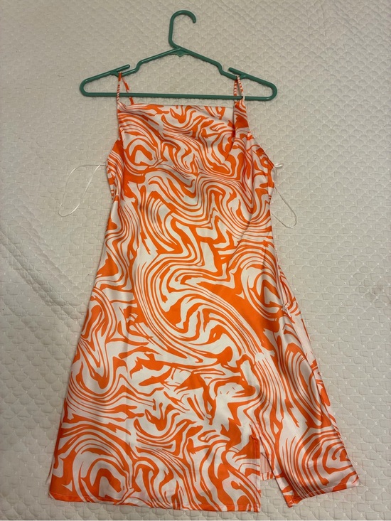 Cotton Candy Dresses & Skirts - Women’s Orange & White Swirl Slip Dress with Straps. Size Medium w/ original tag